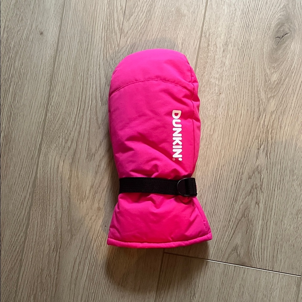 Dunkin' Pink Iced Coffee Mitten